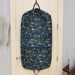 VERA BRADLEY Animal Kingdom print garments bag